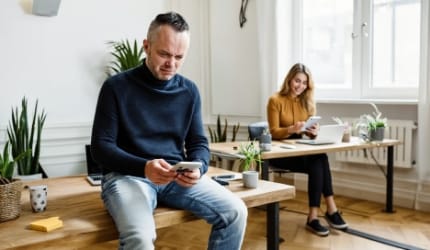 user frustrated by slow site before switching to fast-loading web apps