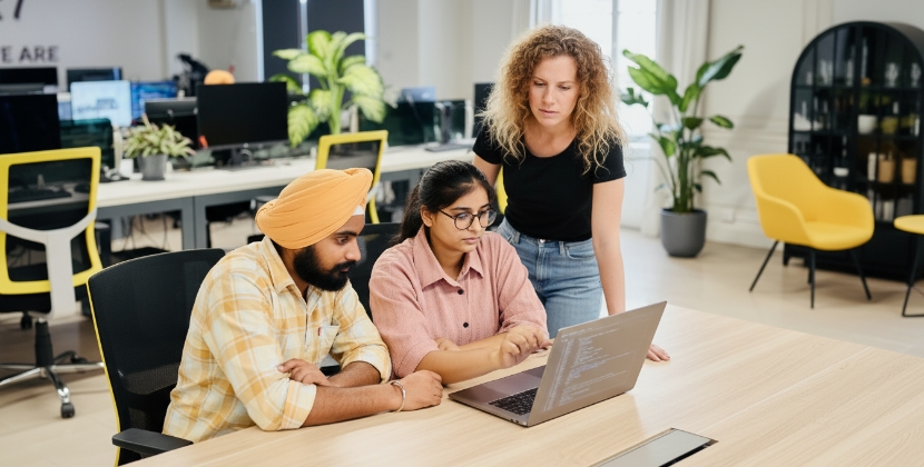 development team reviewt API security best practices en API beveiliging