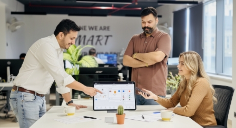 Overleg over user engagement iOS app met interface en wireframes
