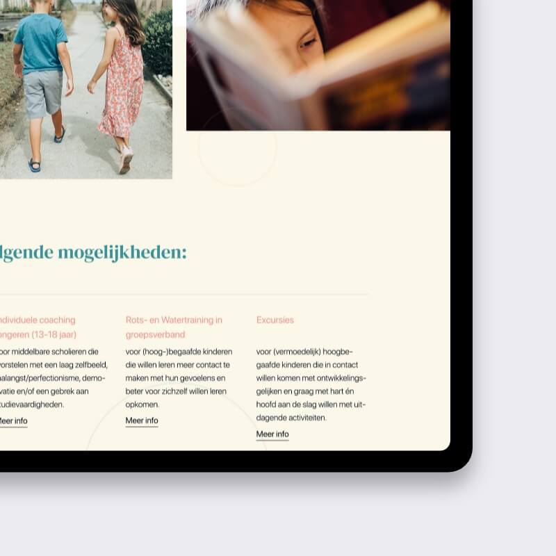 Sectie met aanbod en trajecten op de Dotado-website voor begeleiding bij hoogbegaafdheid
