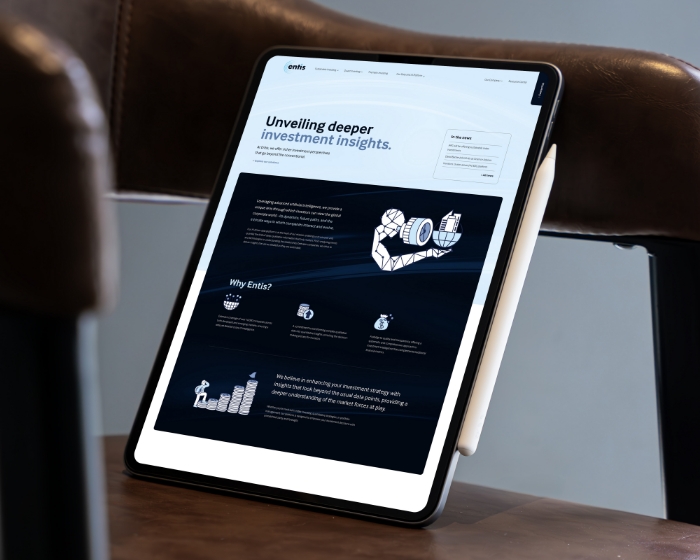 Tabletmock-up van Entis website voor AI beleggingsinzichten