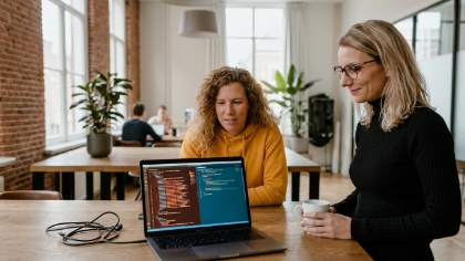 Team vergelijkt Vuex-mutators met Composition API refactoring in Vue.js code-editor in Zwolle