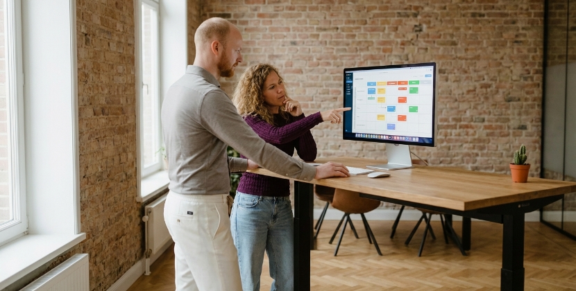 Stroomdiagram van de vijf parallelle werkstromen bij een Magento naar Shopify migratie: data, frontend, koppelingen, redirects en SEO